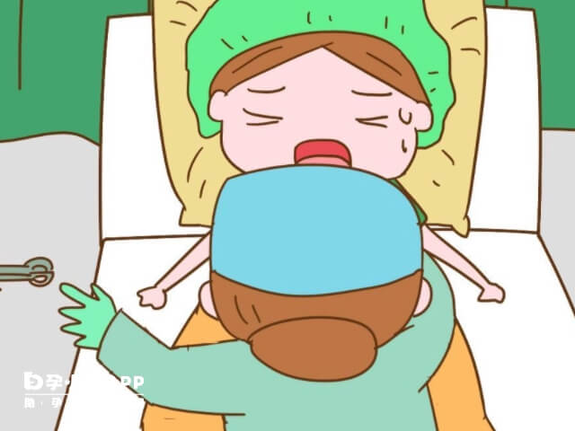 自然分娩有仰臥分娩法