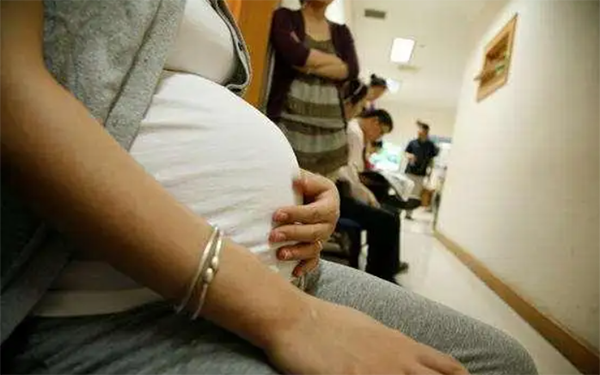 只有少部分孕妇不产检生下健康孩子